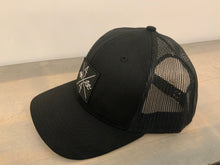 Load image into Gallery viewer, LOGO TRUCKER  HAT